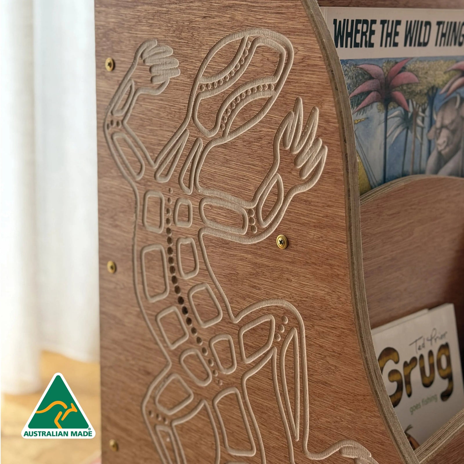 Indigenous Goanna Bookshelf — alternative view of goanna bookshelf