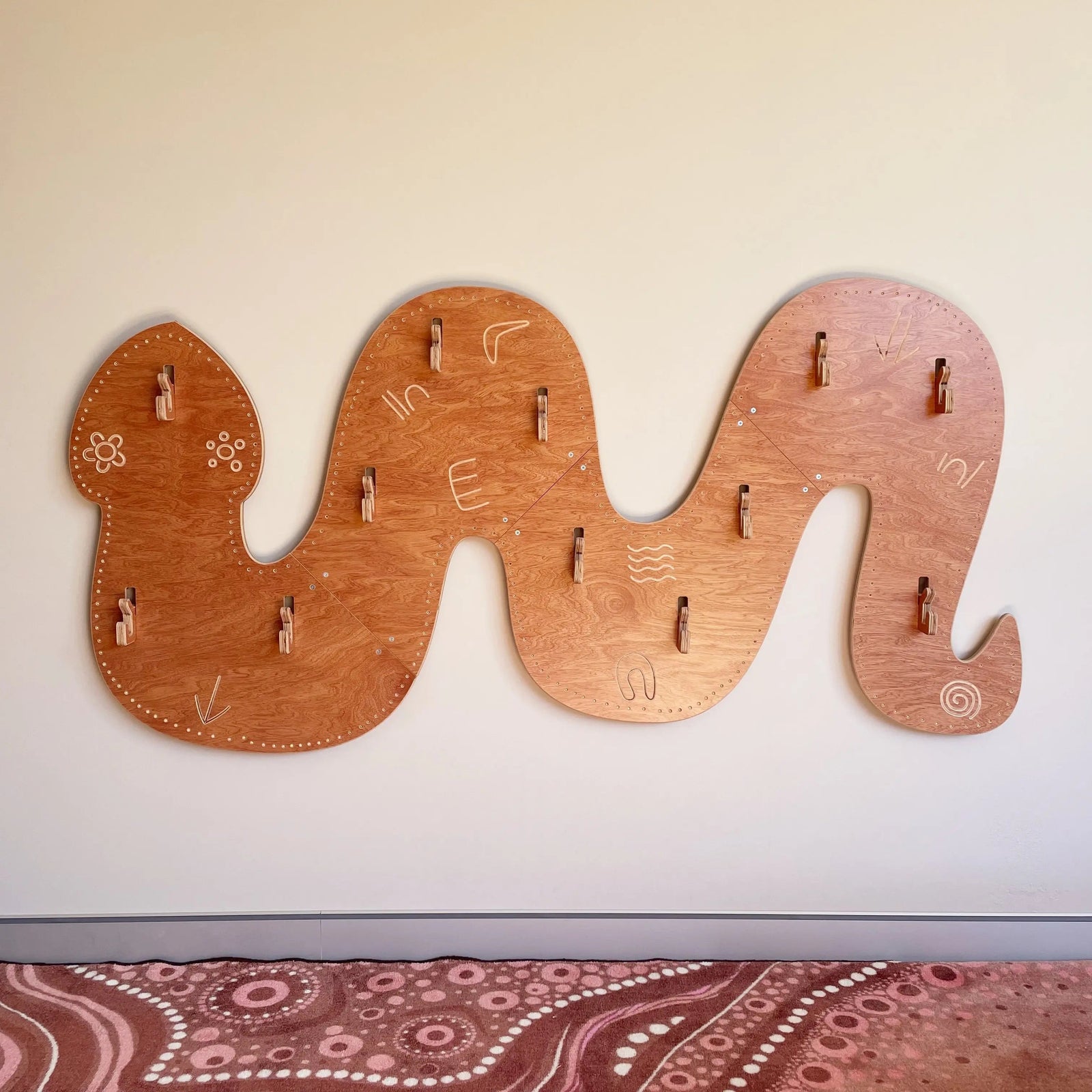 Wall Serpent Bag and Hat Hanger — third alternative view